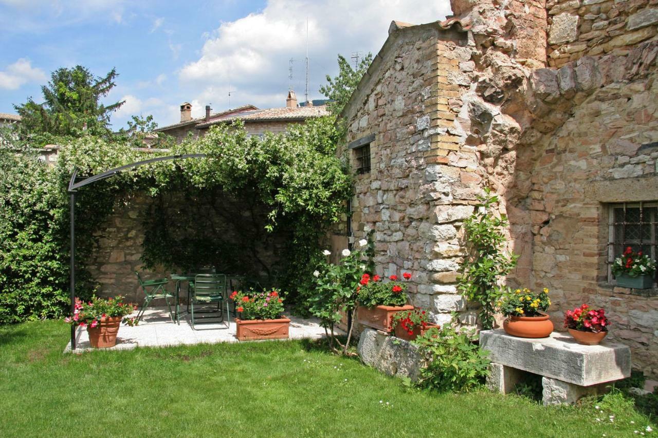 Il Turrione Apartment Assisi Luaran gambar